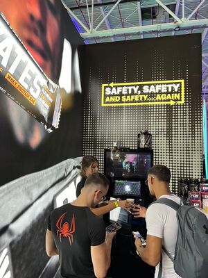 Un buon prezzo. Macchina di vendita di proteine istantanee a schermo tattile con abito per bevande calde e fredde in palestra in linea